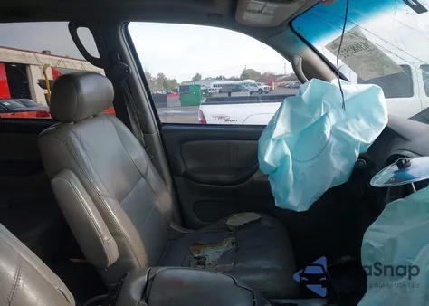 2002 Toyota Sequoia Limited V8 from USA, damaged, VIN 5TDBT48A82S093936